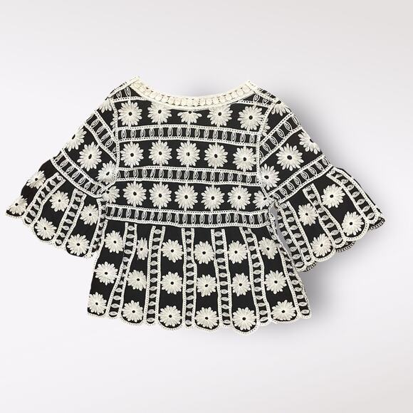 Kindred Embroidered Scalloped edge Boho Top Size‎ M - Picture 4 of 8